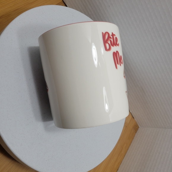 Gingerbread Man BITE ME Coffee Mug Holiday Stoneware Coffee Cup Bite Me - Picture 6 of 8